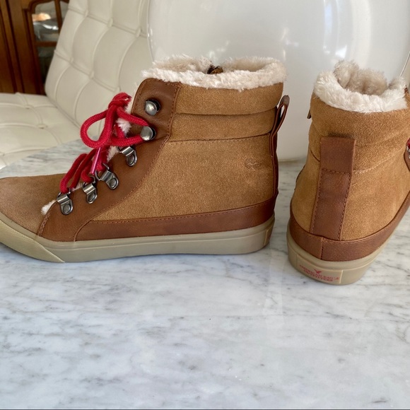 American Eagle Fur Lined Suede Sneaker Boots NWOT - Picture 6 of 11